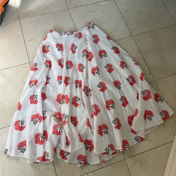 Madison Mathews Dresses & Skirts - Madison Mathew’s Floral White and Red Women's Skirt. Medium.